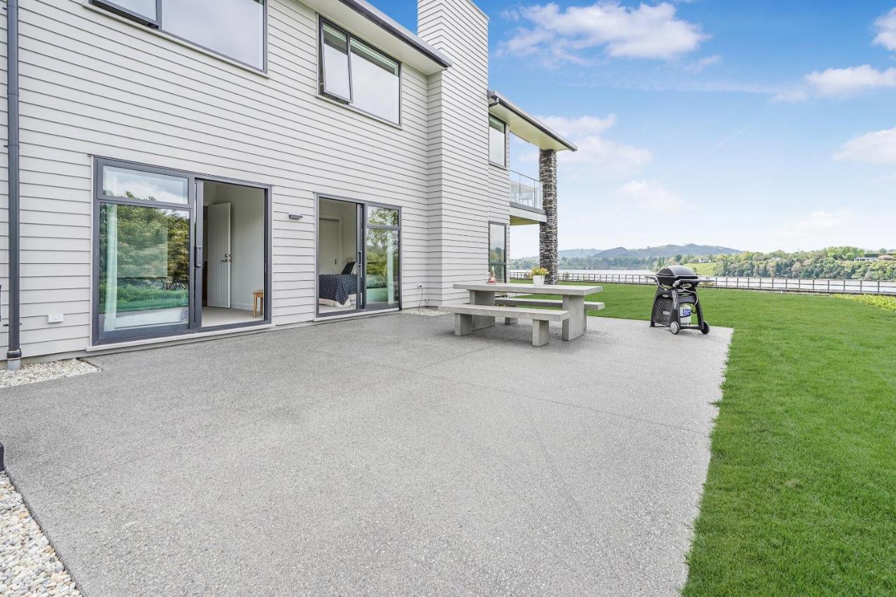 Lakeside Karapiro Downstairs Apartment Cambridge Extérieur photo